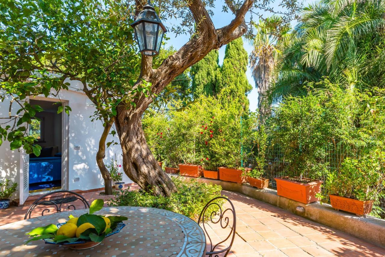 Capri Turquoise By Napoliapartments Exterior photo