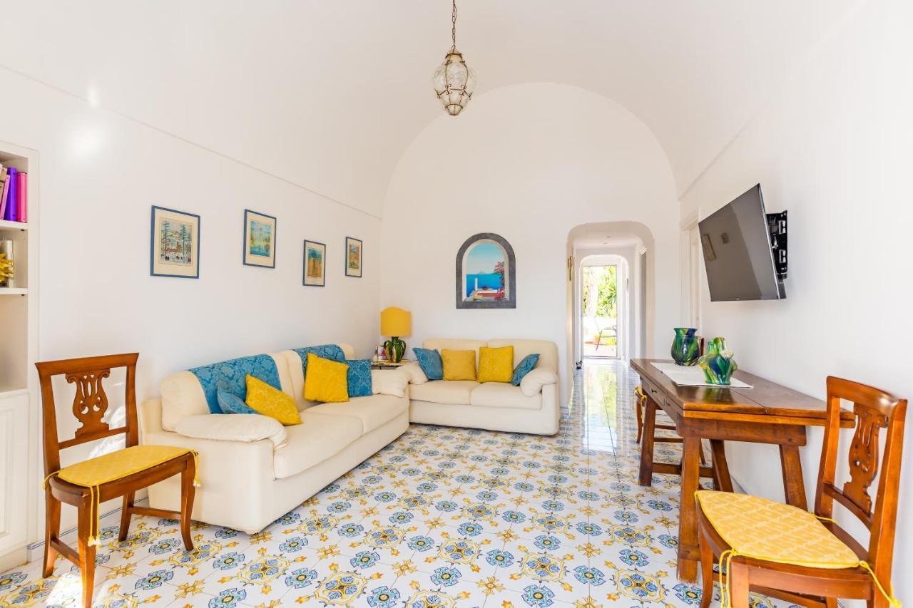 Capri Turquoise By Napoliapartments Exterior photo
